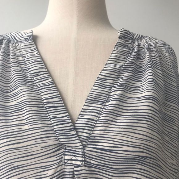 Joie 100% Silk Addie Blouse Size Small - Picture 3 of 5